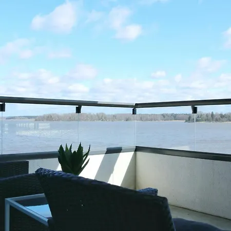 Spacious For 4 With Sauna 헬싱키