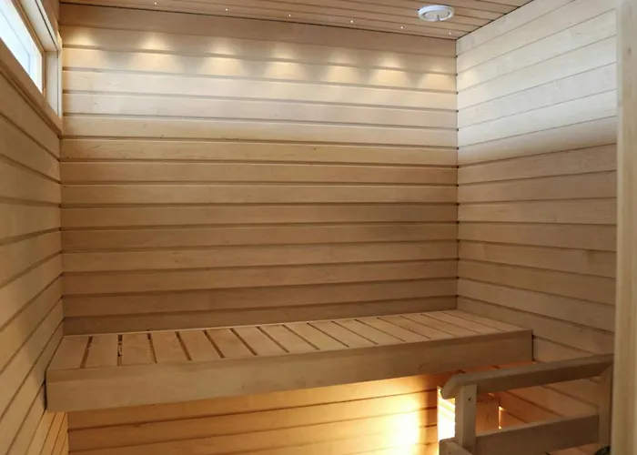 Spacious For 4 With Sauna